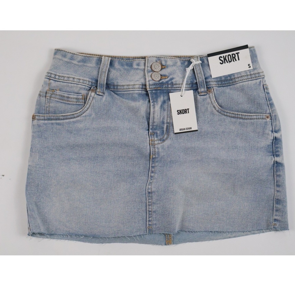 Urban Denim Skort Low-Rise Light Wash Raw Hem Small NWT
